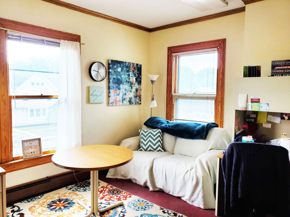 Living Room in New Britain Connecticut Sober House for Men | Vanderburgh Sober Living Living Room in New Britain Connecticut Sober House for Men | Vanderburgh Sober Living
